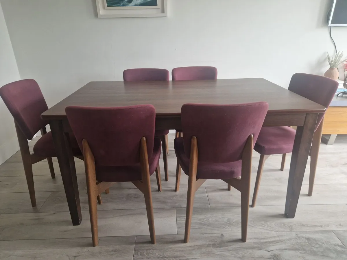 Table and Chairs - Image 2