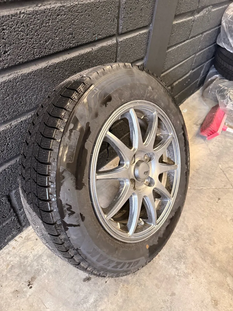 Sport alloy wheel with great tires - Image 2