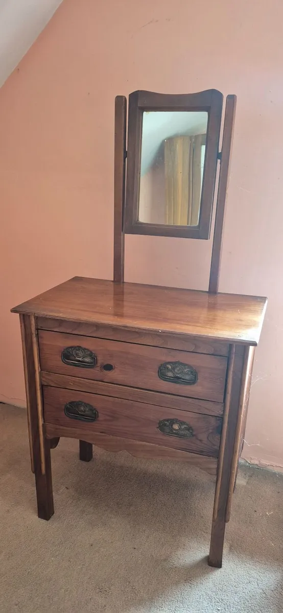 Antique vanity table - Image 1