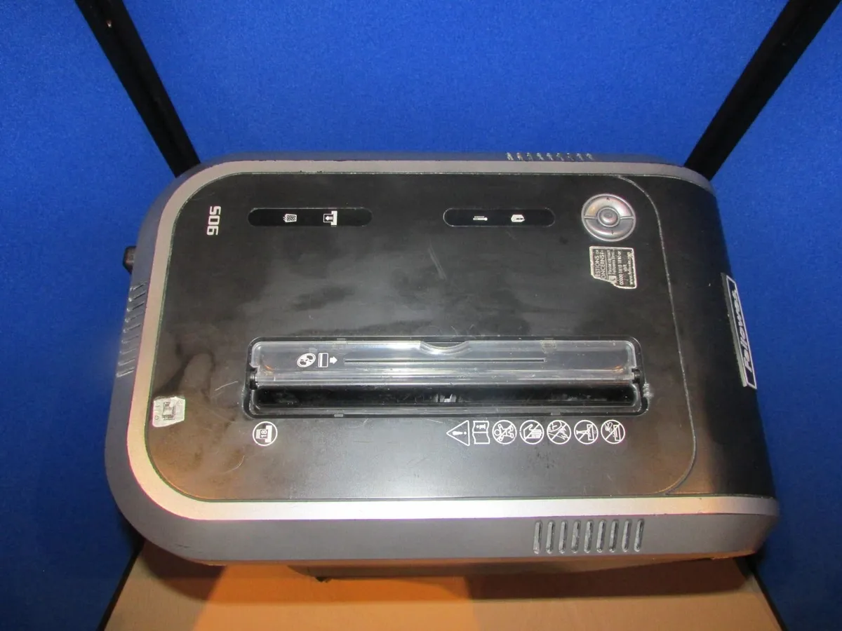 Fellowes Heavy Duty Office Paper Shredder - Image 3