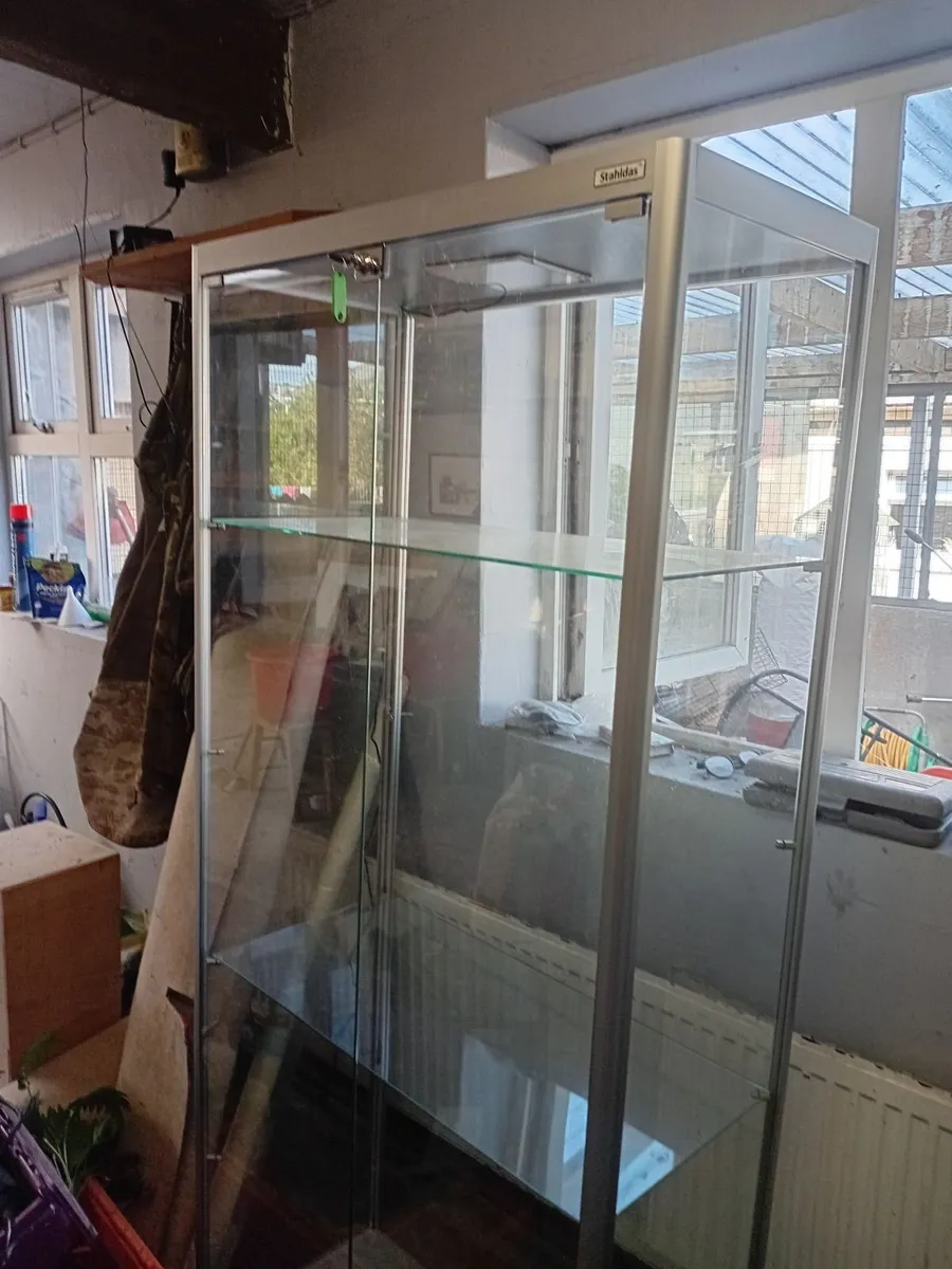 Glass display unit - Image 3