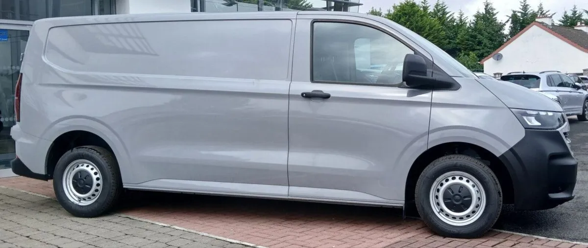 Volkswagen Transporter TRENDLINE LWB30 150BHP **RE - Image 2