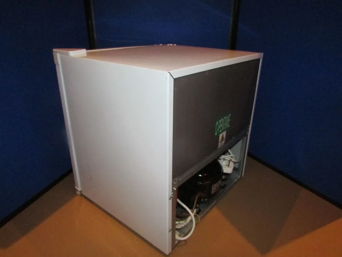 Mini Fridge - Image 4