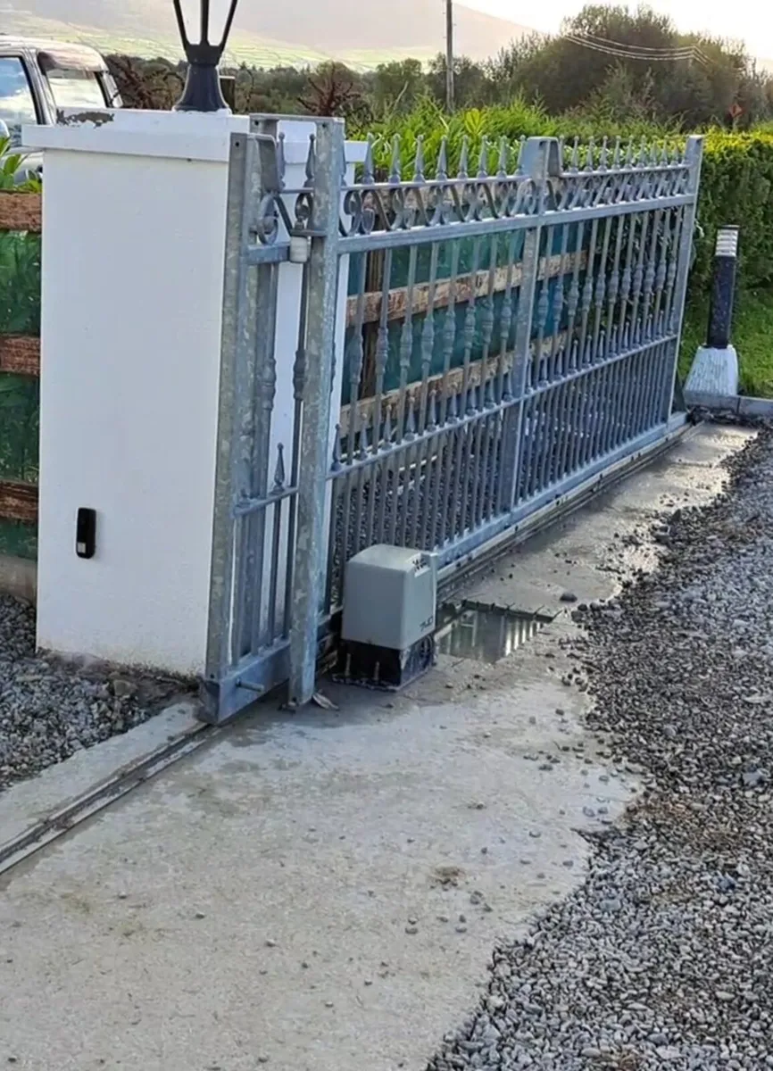 Motorised gates & security CCTV installation - Image 3