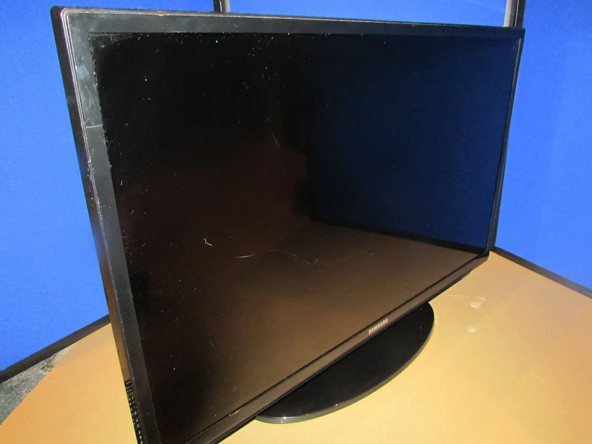 Samsung TV - Image 2