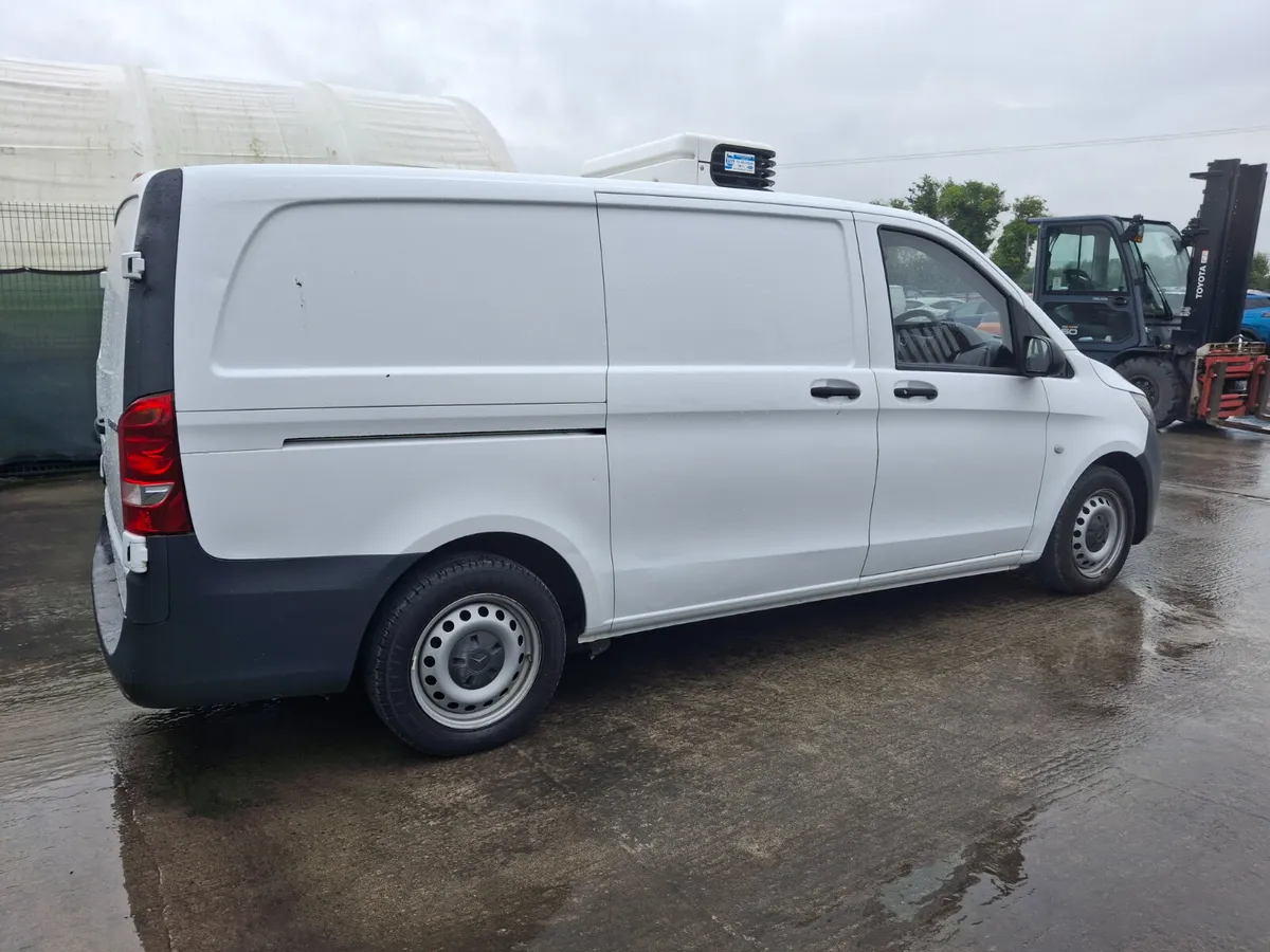 192 Mercedes Vito Fridge van 1.6 D Diesel - Image 3