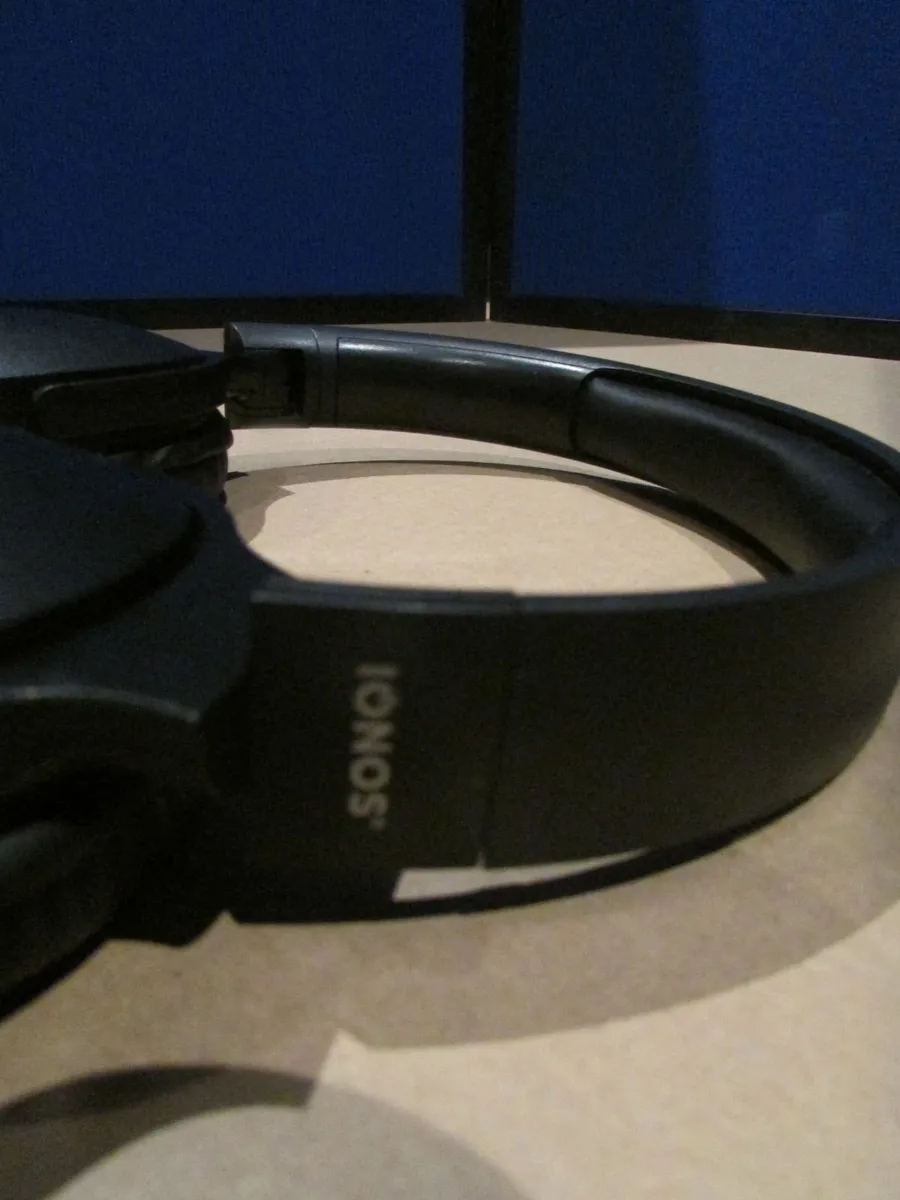 IQNOS Wireless Bluetooth Headphones - Image 4
