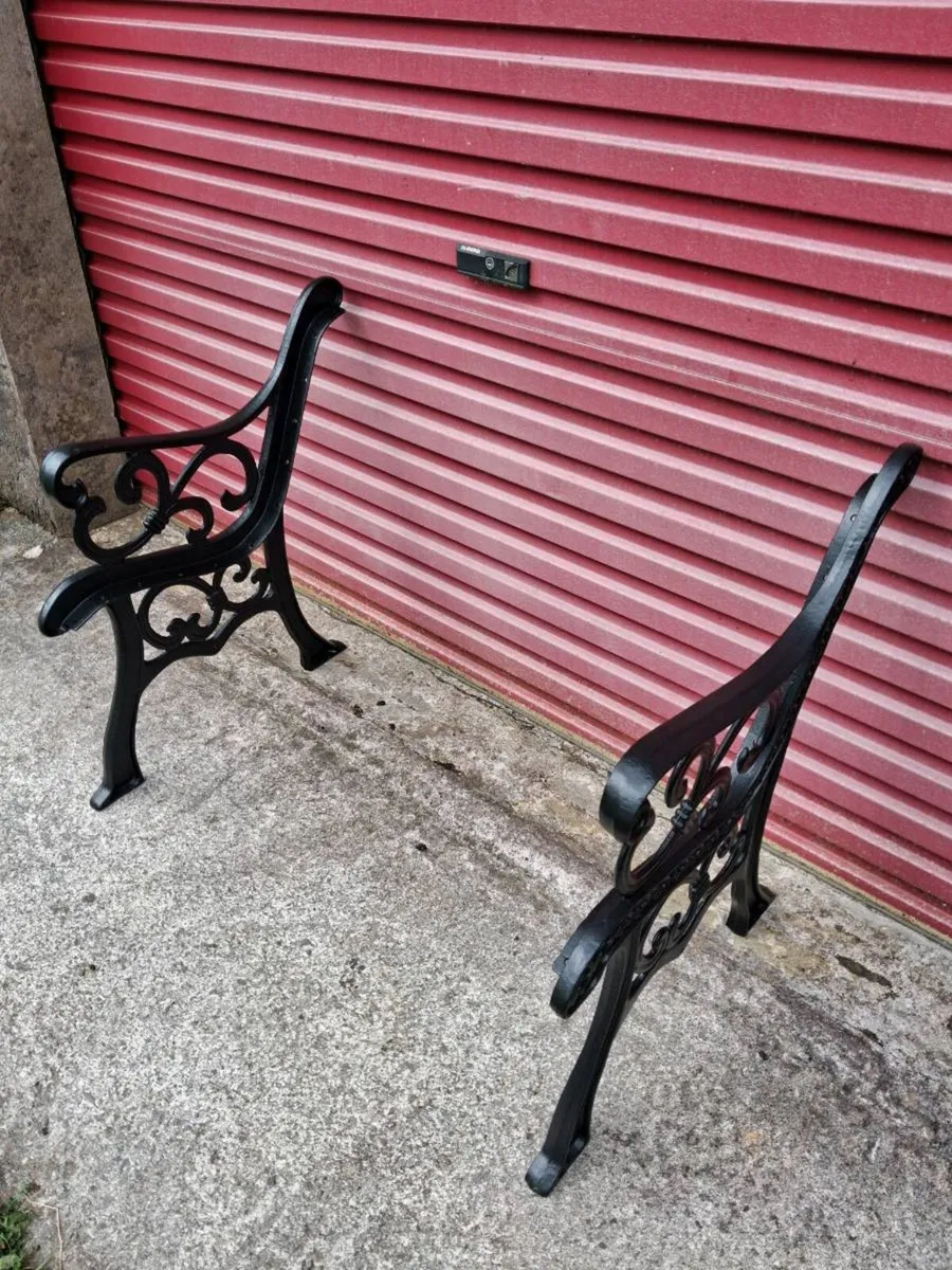 Cast iron garden seat - Image 1