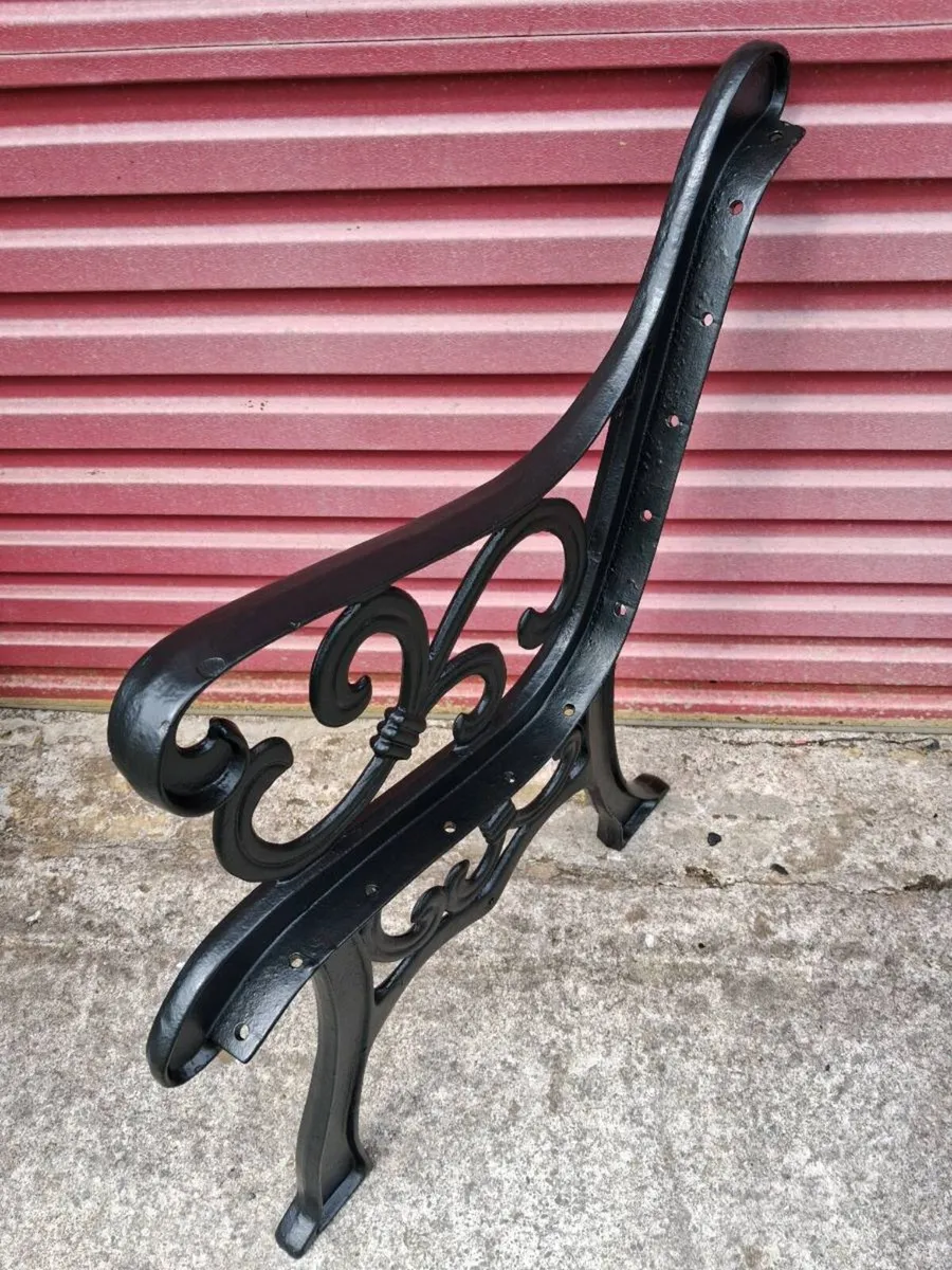 Cast iron garden seat - Image 4
