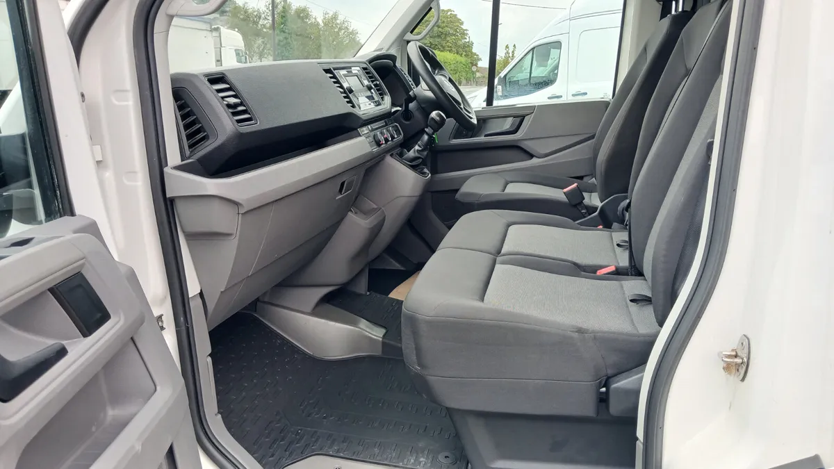 202 VW CRAFTER MWB VAN 140BHP,1 OWNER - Image 4