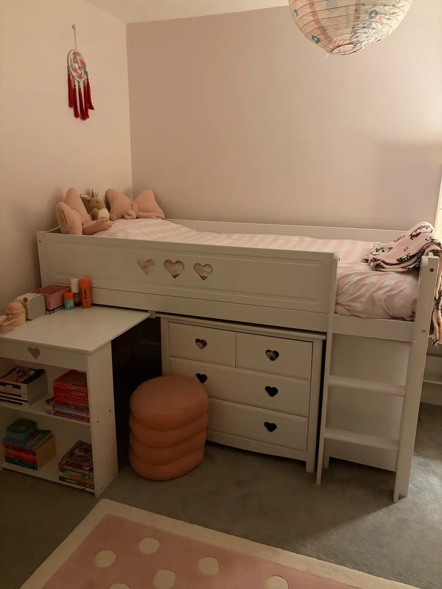 Bunk beds - Image 1