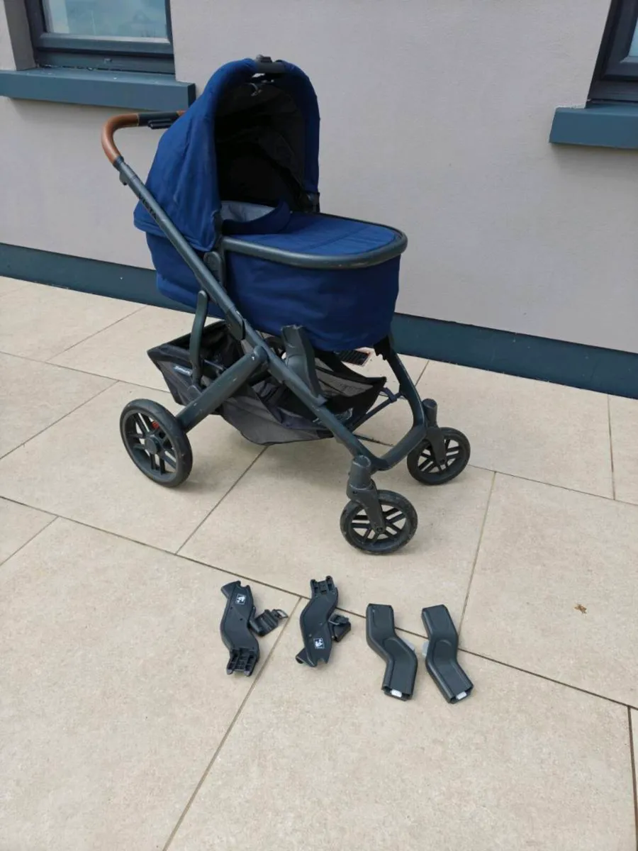 UPPAbaby Vista V2 Pram – Full Bundle with Bassinet - Image 1