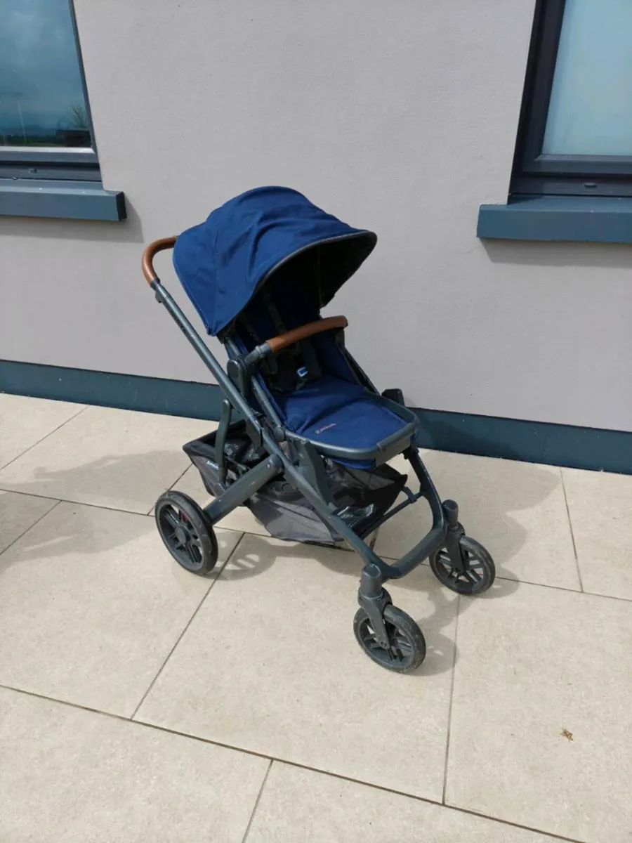 UPPAbaby Vista V2 Pram – Full Bundle with Bassinet - Image 3