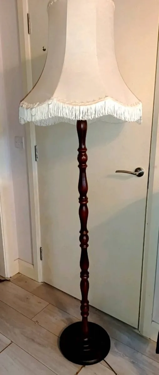 Beautiful dark turned wood standard lamp - Image 1
