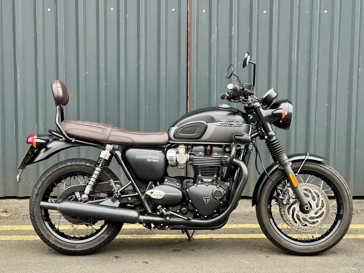 2022 Triumph Bonneville T120 Black - Image 1