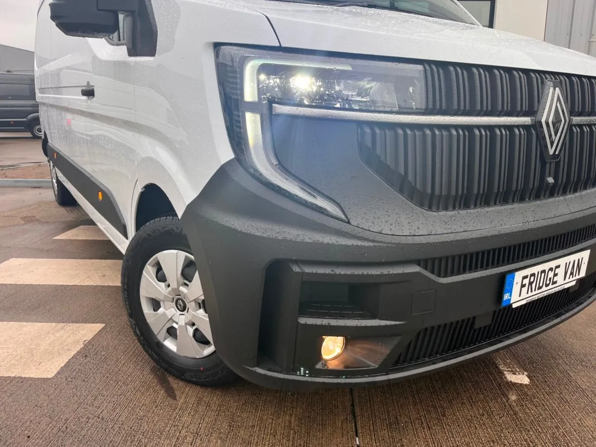Renault Master Fridge Van - Image 3