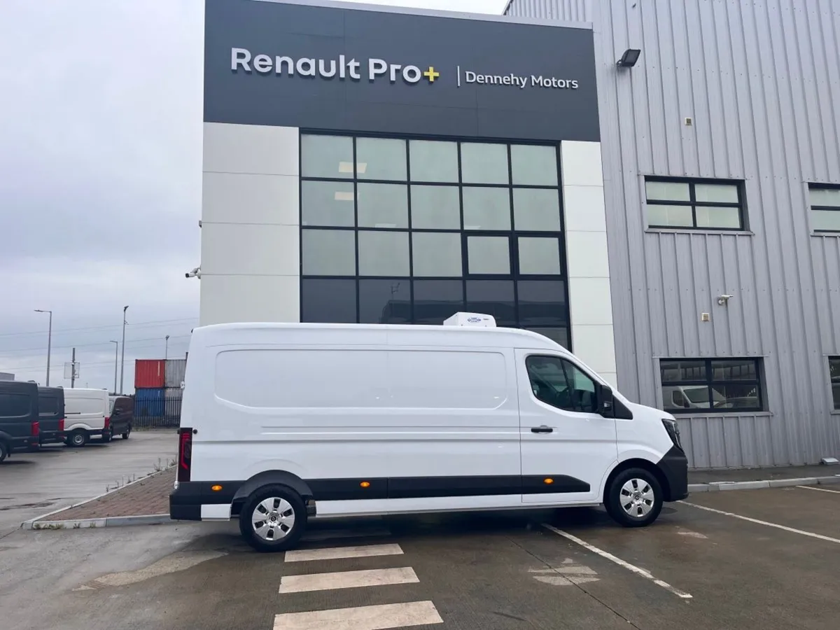 Renault Master Fridge Van - Image 4
