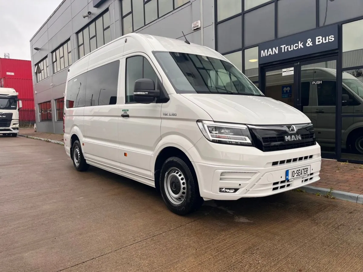 Man TGE Automatic 10 Seater bus - Image 1