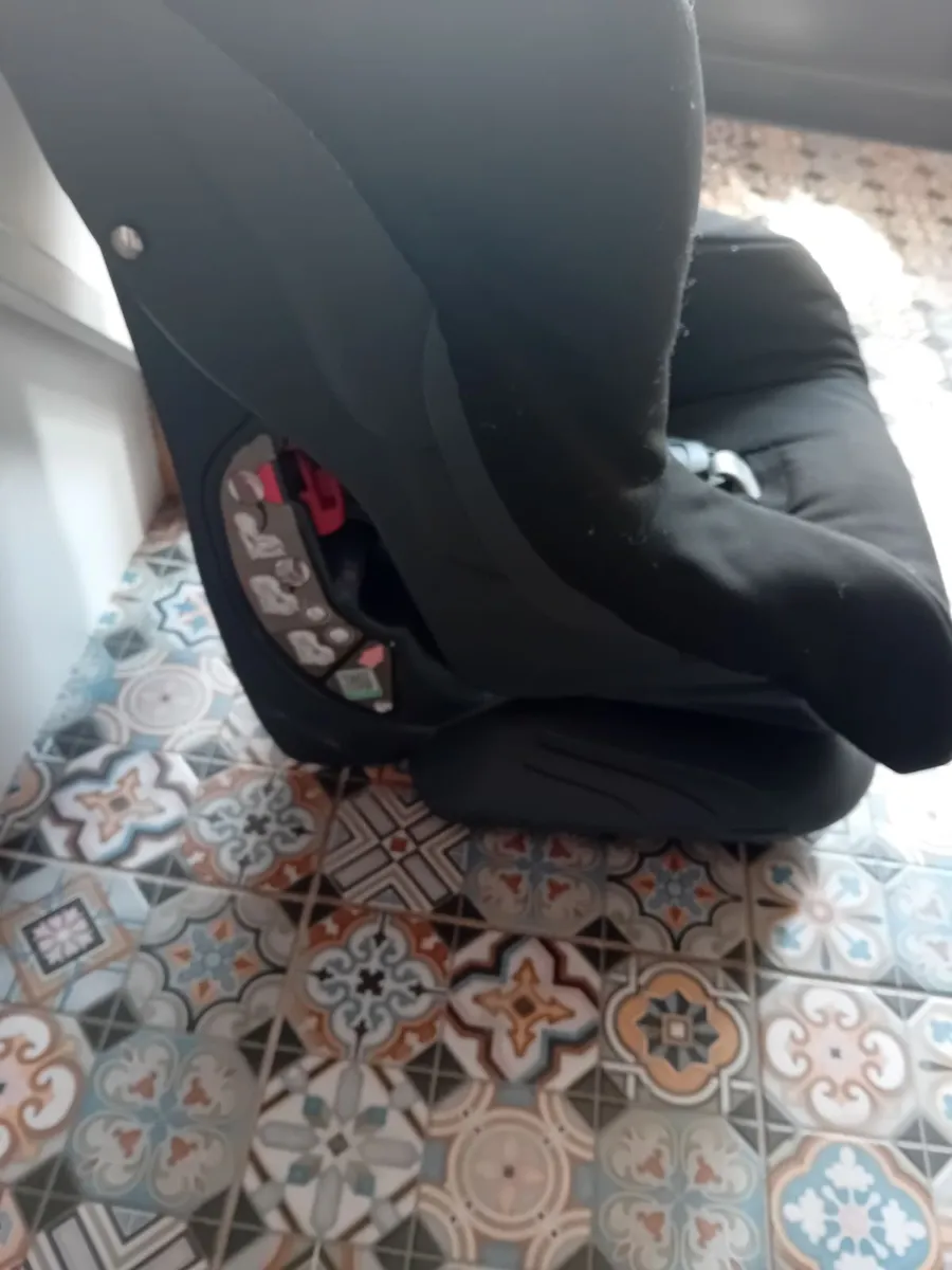Car seat - Image 2