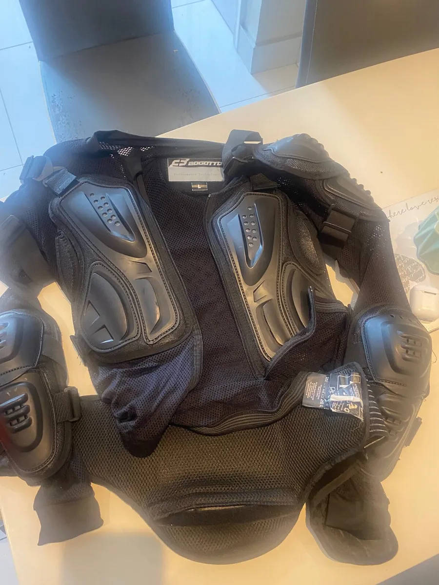 Off-road motorcycle gear - Image 3