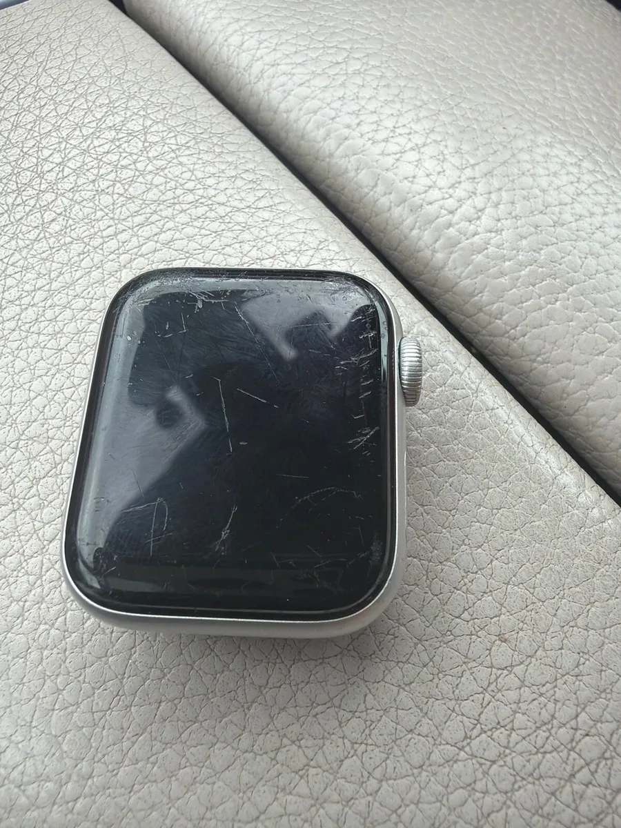 Apple I watch 6 - Image 1