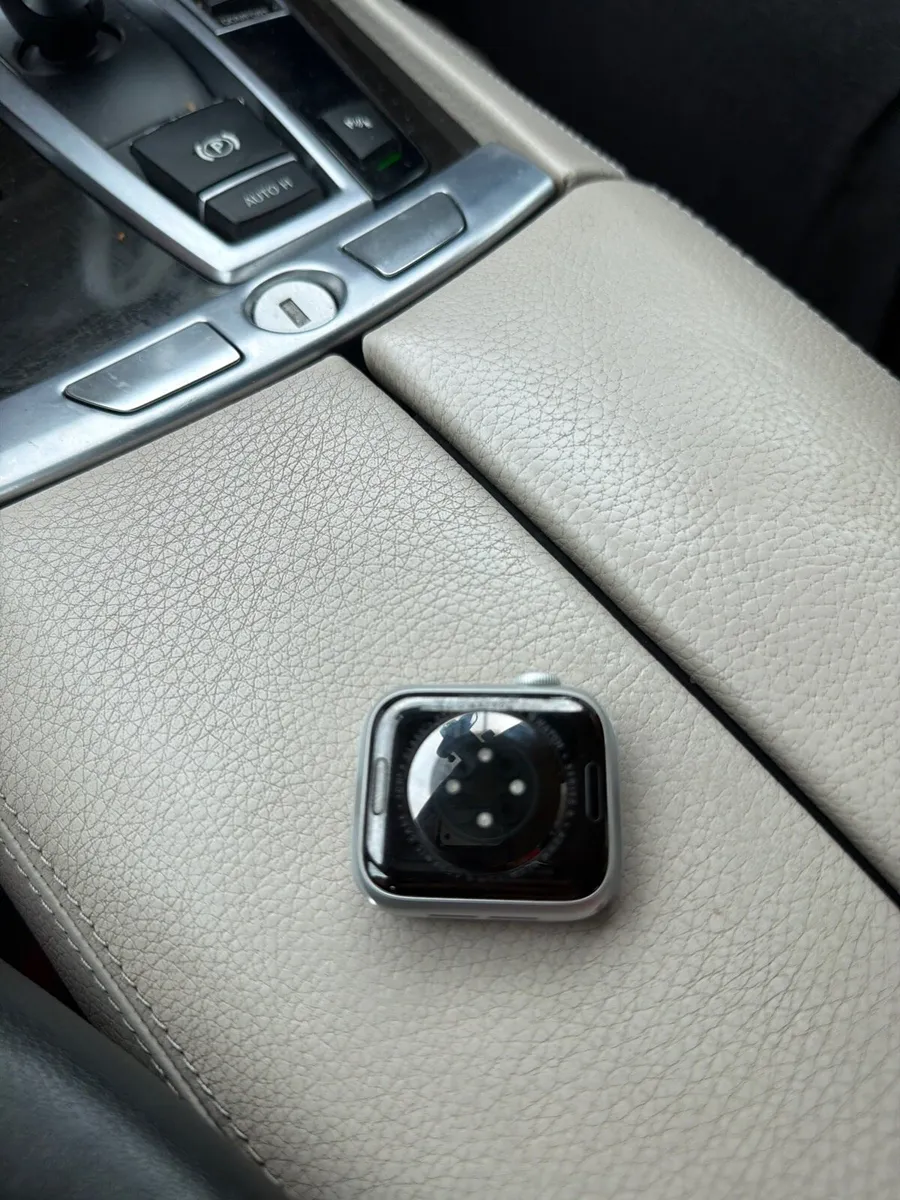 Apple I watch 6 - Image 2