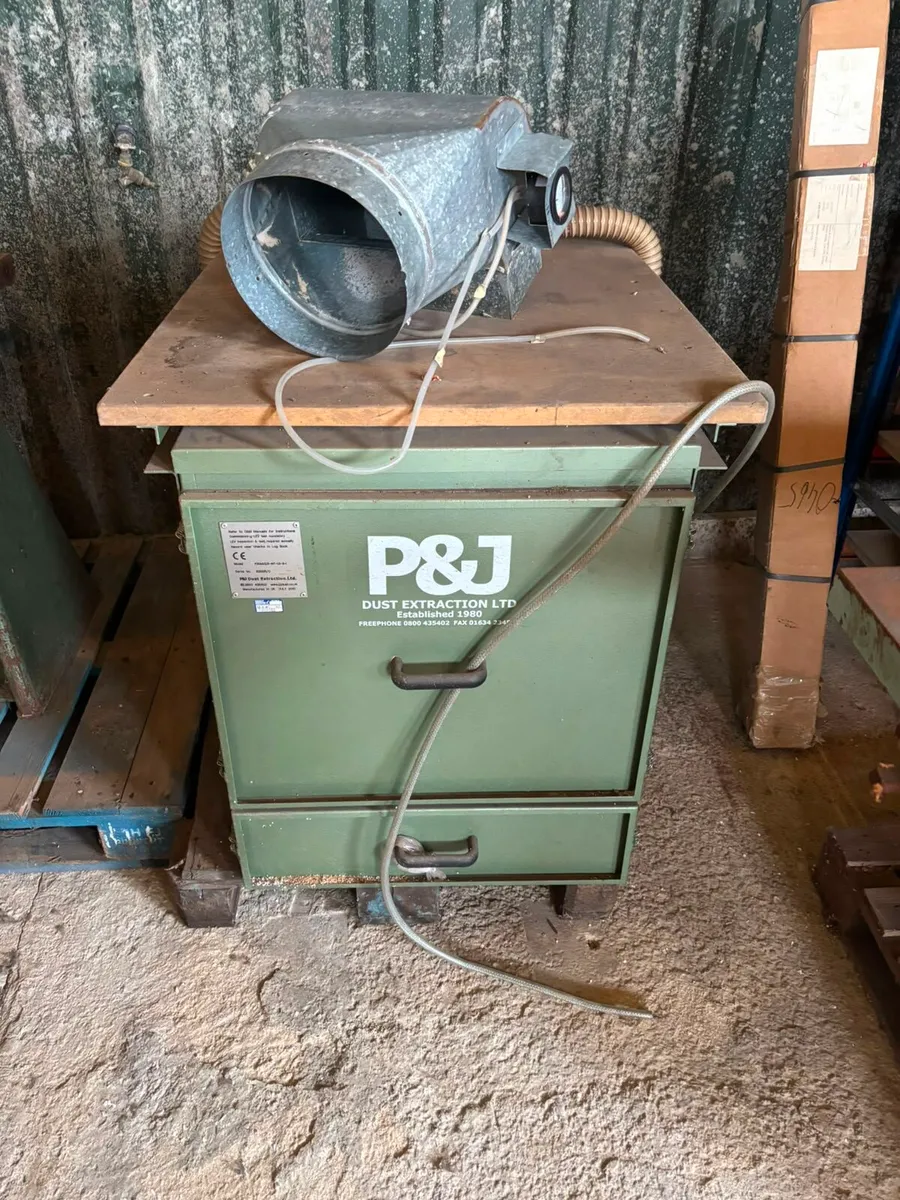 P&J V25 3 PHASE DUST EXTRACTOR UNIT - Image 1