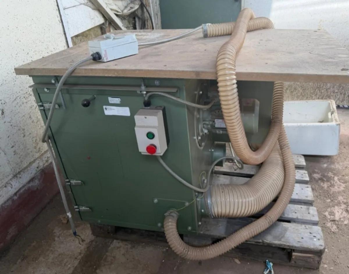 P&J V25 3 PHASE DUST EXTRACTOR UNIT - Image 2