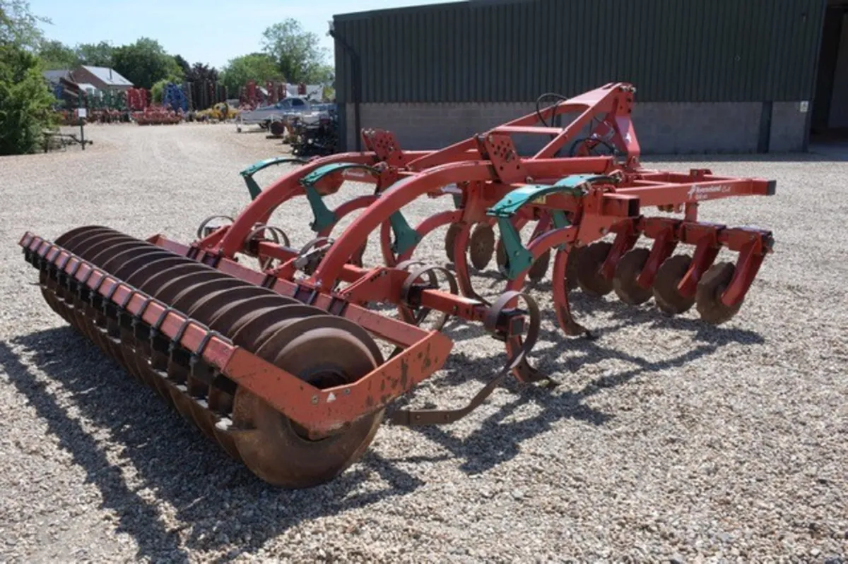 KVERNELAND CLC 3M STUBBLE CULTIVATOR, 2016 - Image 1