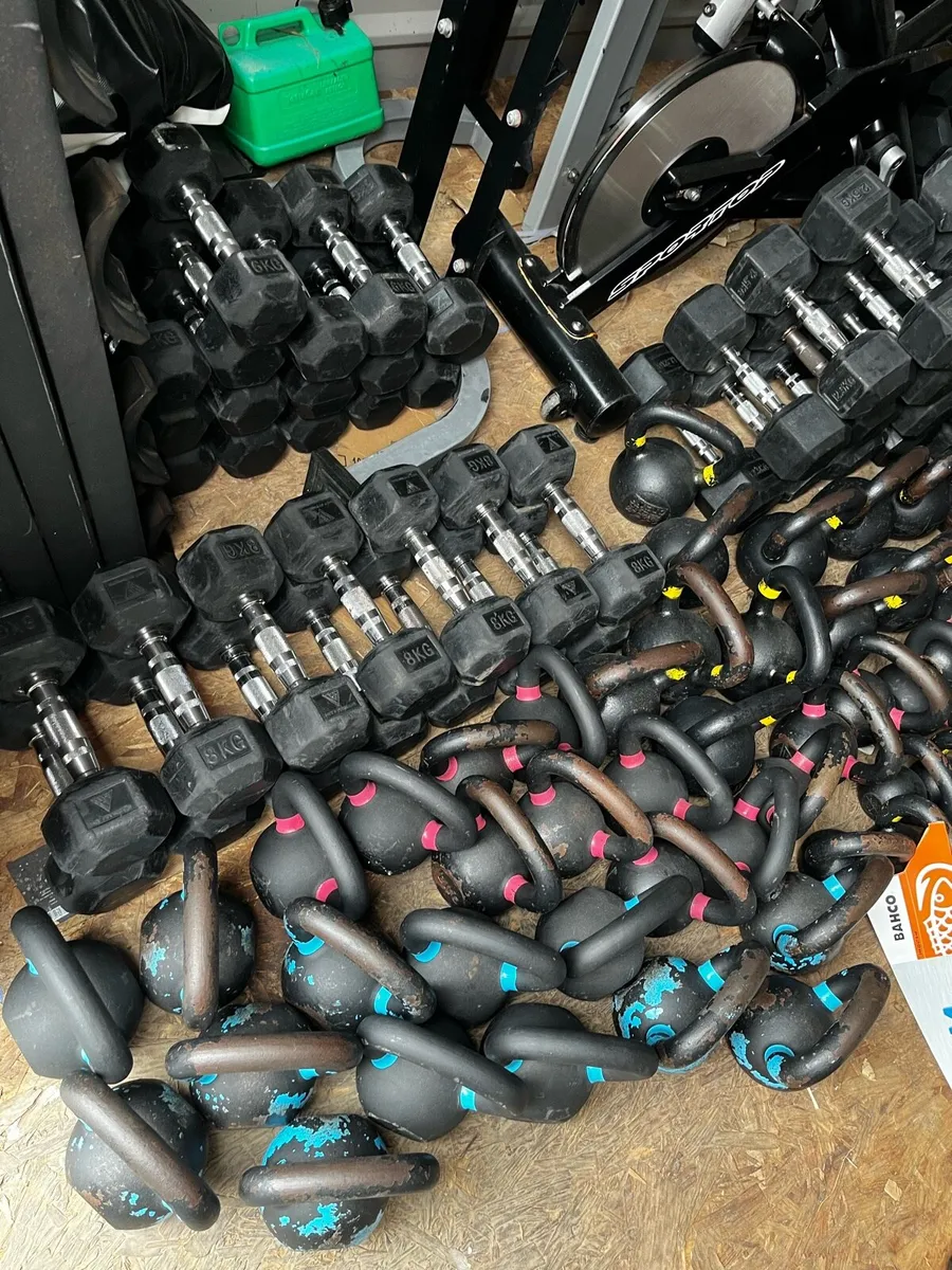 Cast iron kettlebells & hex rubber dumbbells - Image 4