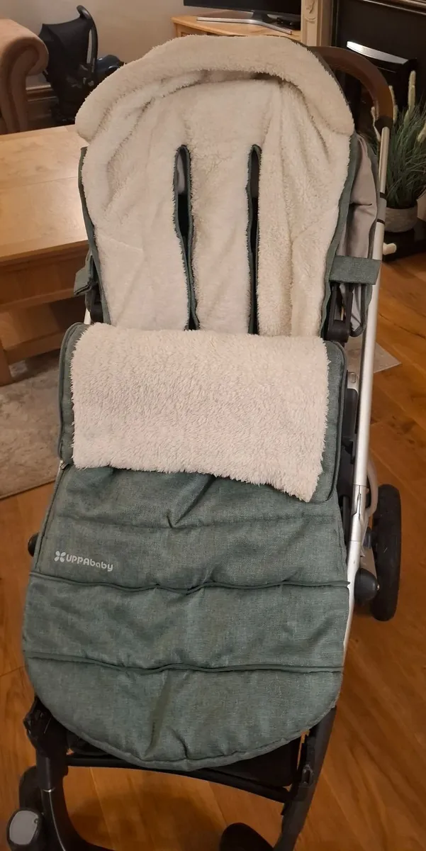 Uppa Baby Vista V2 Buggy - Image 2