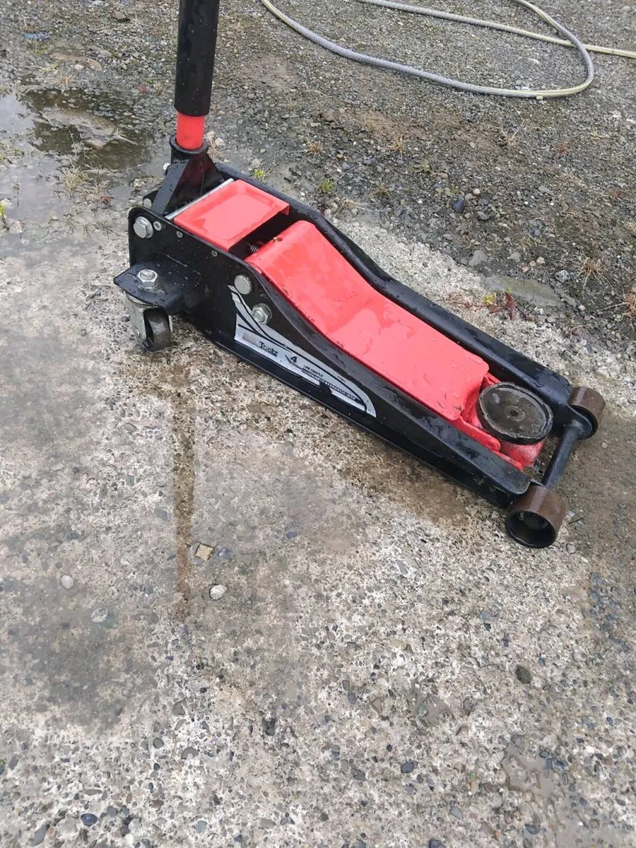 Car jack - Image 1