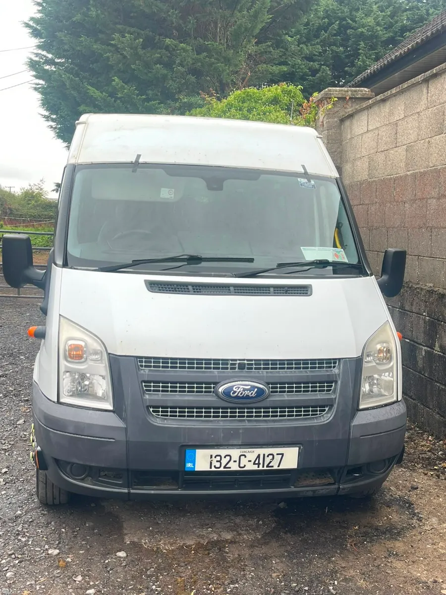 Ford transit minibus - Image 1