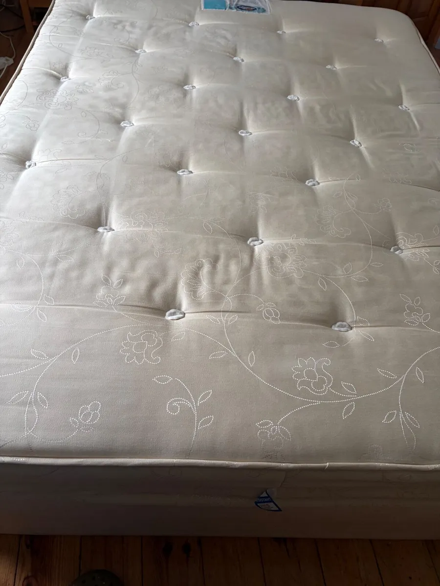 King size bed and mattress - Image 1