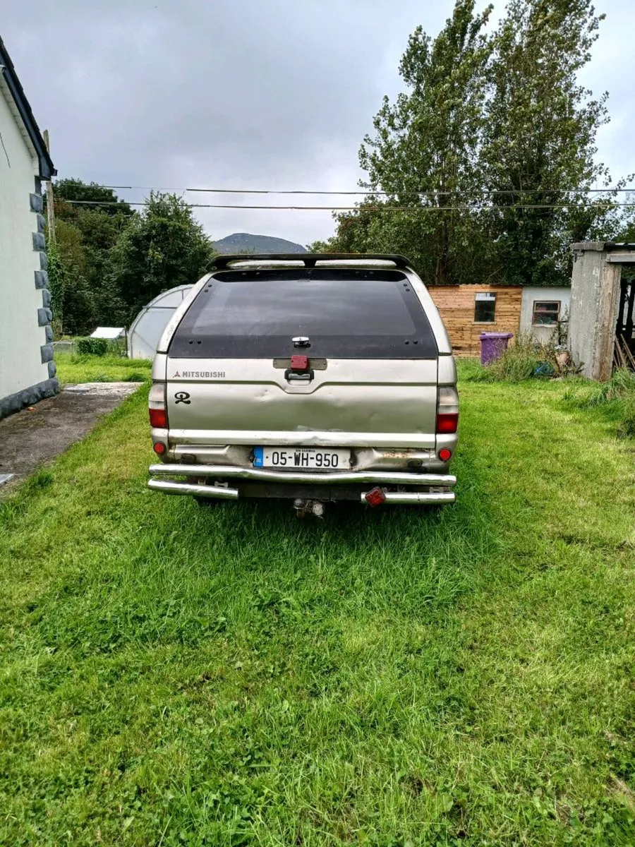 L200 Mitsubishi - Image 4