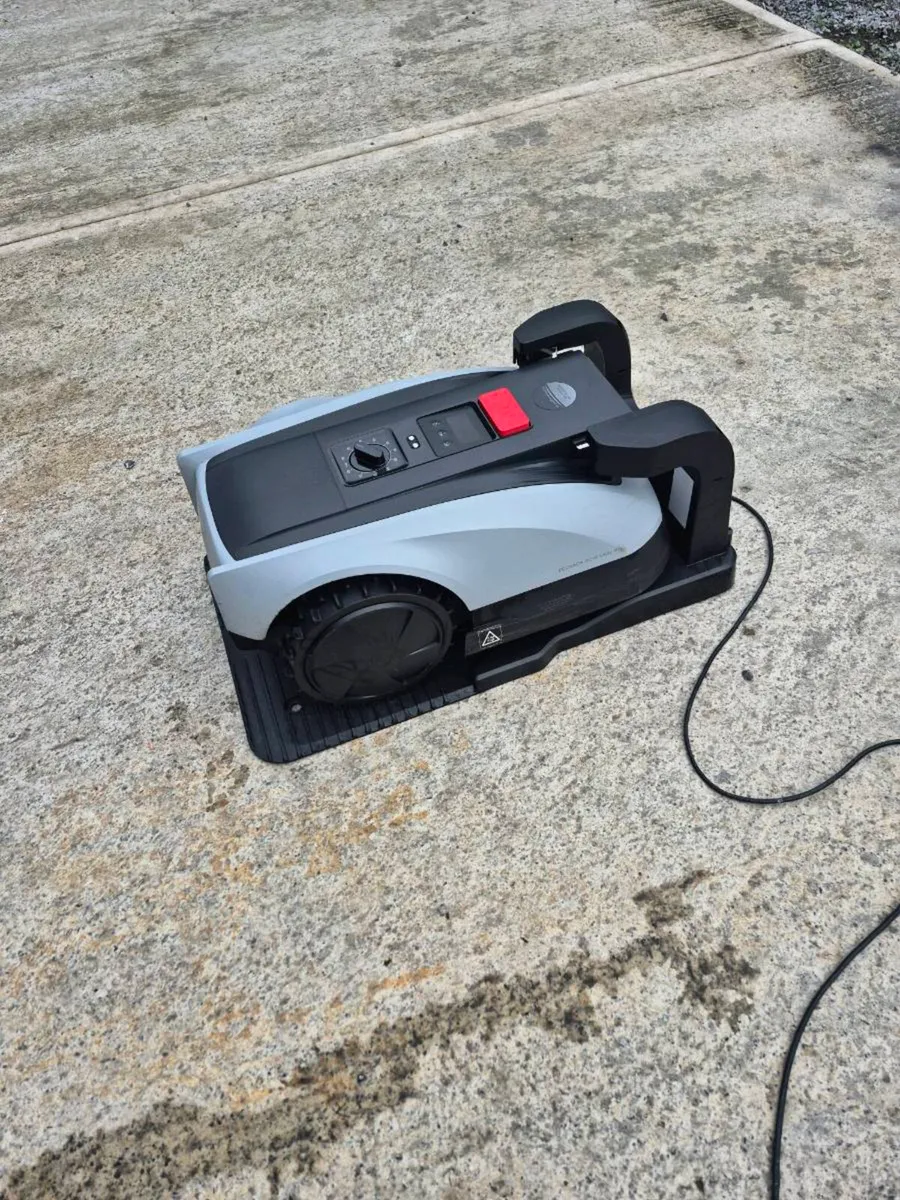 Robot lawnmower Ecovacs O600 RTK - Image 2
