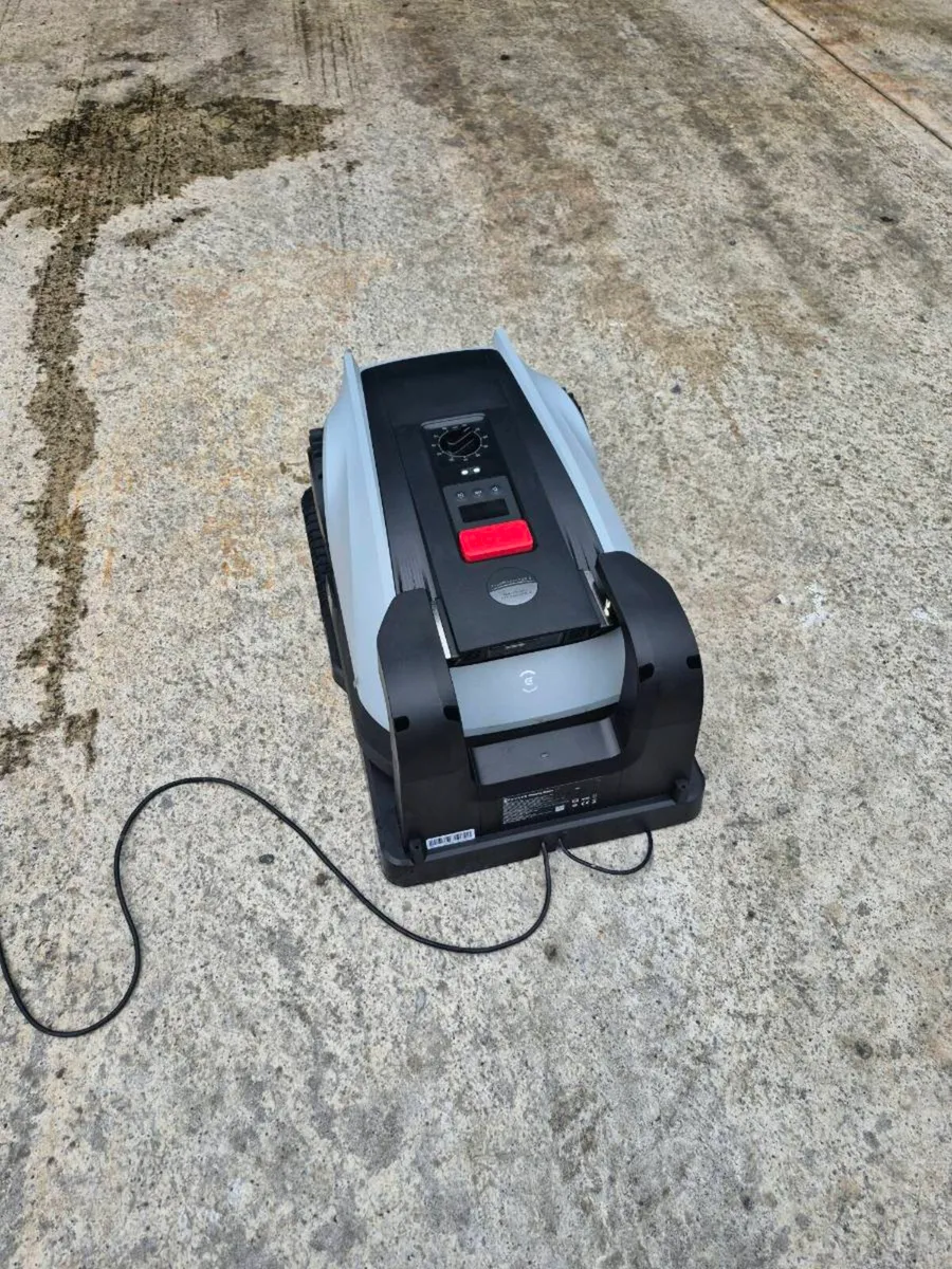 Robot lawnmower Ecovacs O600 RTK - Image 3