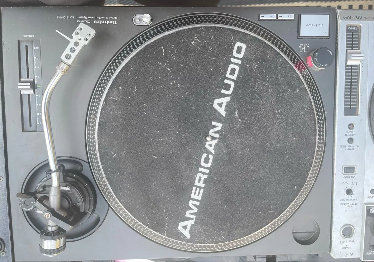 Turntables Techniques SL 1210 MK2 - Image 1