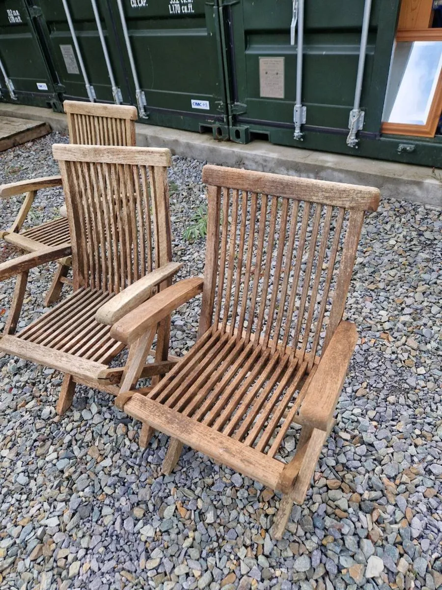 Garden table and chairs - Image 1