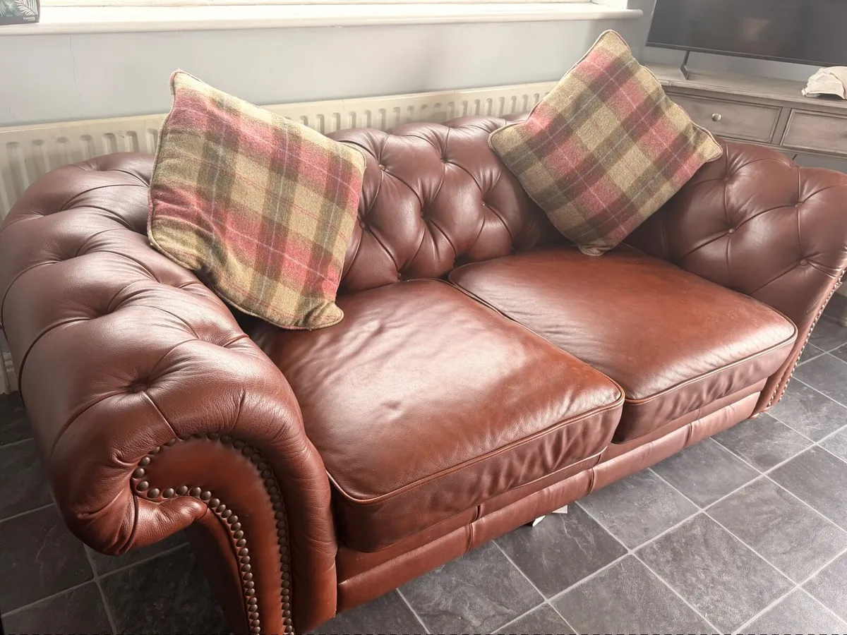 Suite of furniture - Image 2