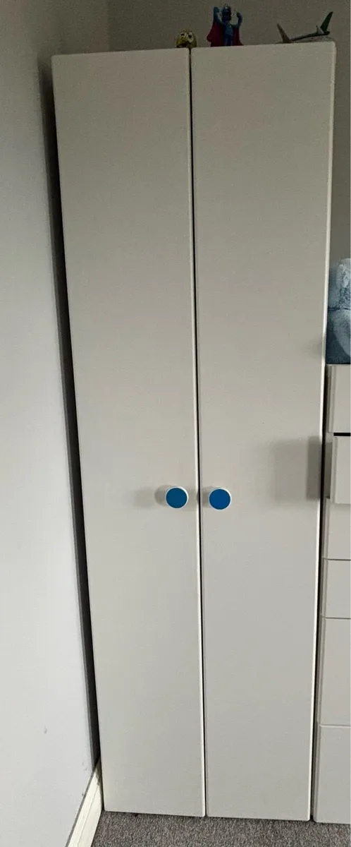 Kid’s wardrobe - Image 1
