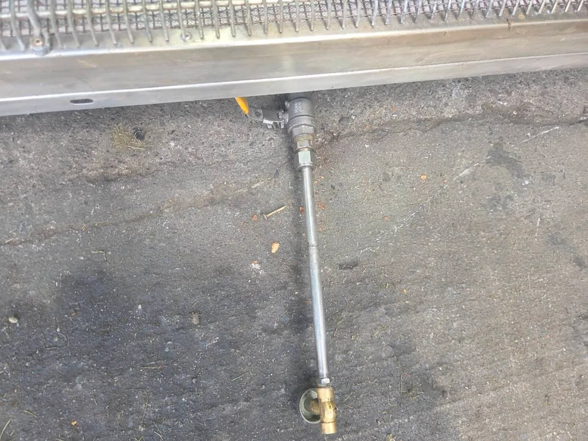 Gas heater for spray boot - Image 2