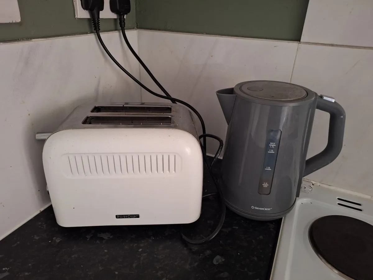 Kettle and toaster 15 euro