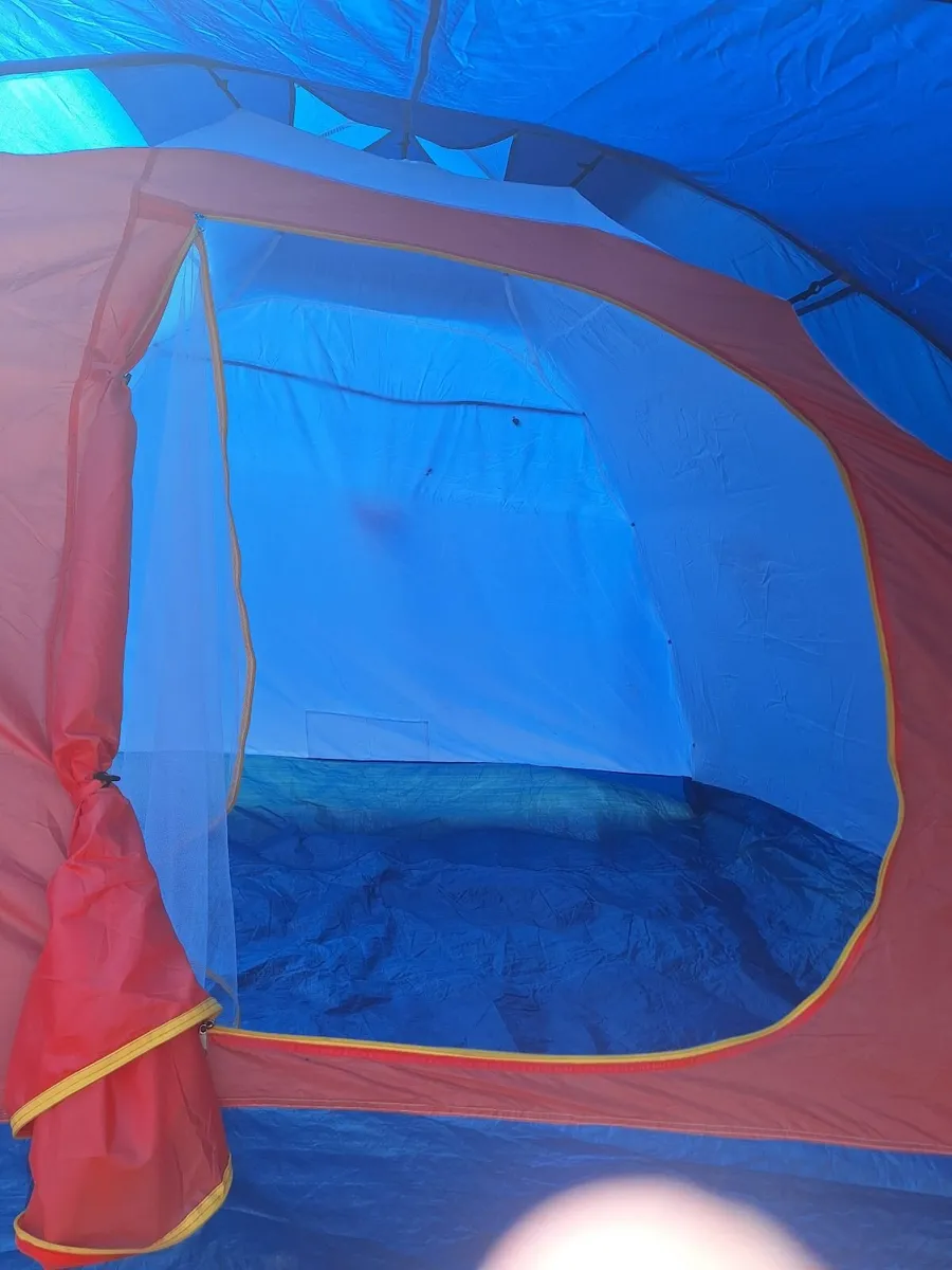 Tent - Image 3