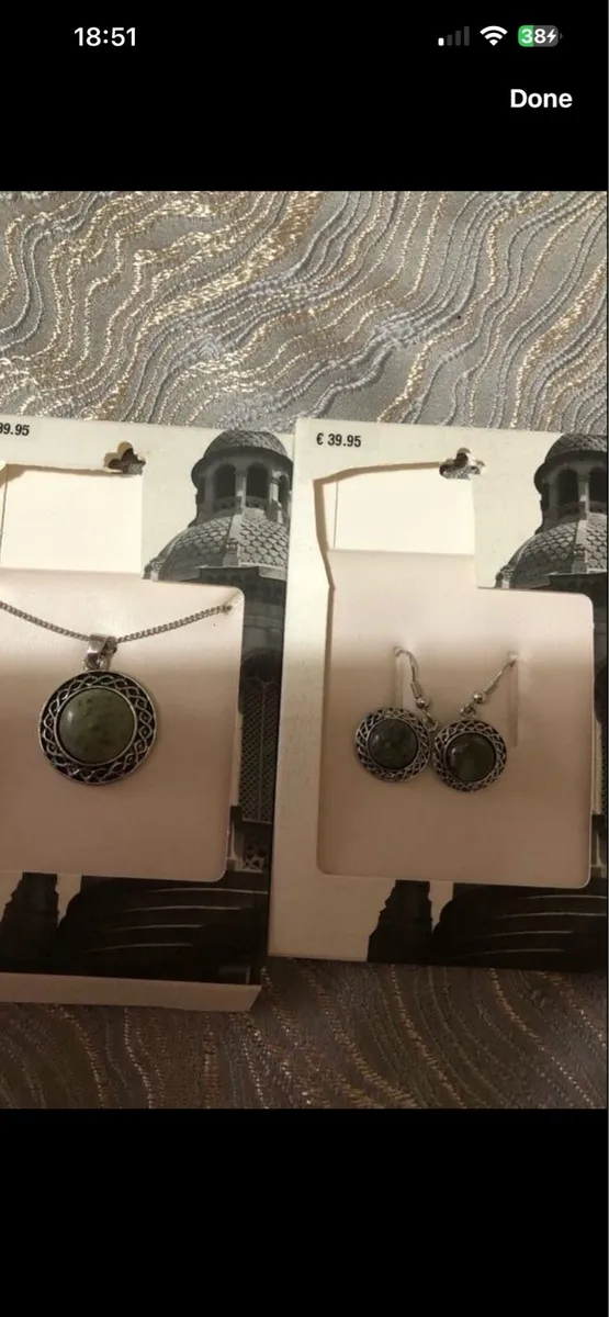 Ladies sliver necklace & earrings €40 - Image 4