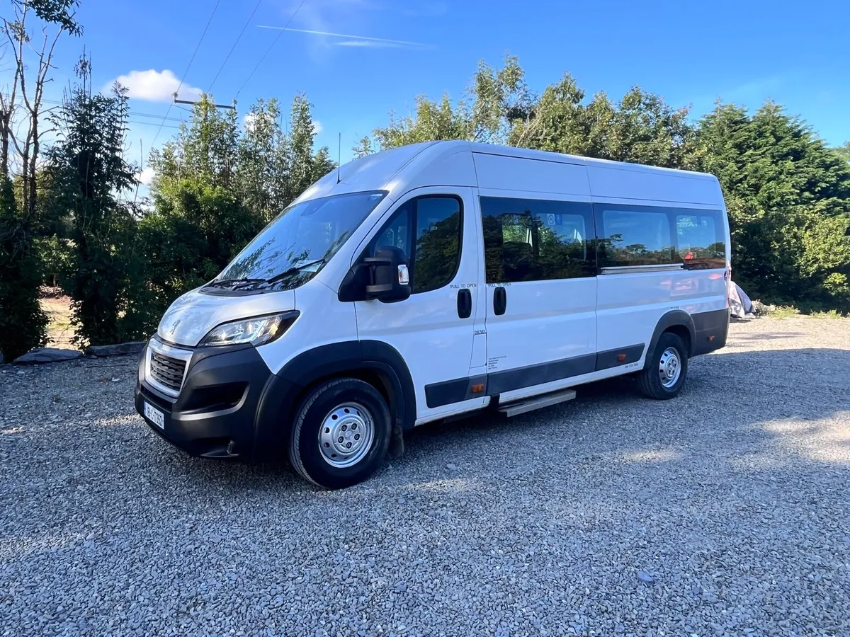 Peugeot boxer 17 seater low kilometres - Image 1