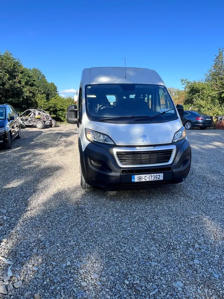 Peugeot boxer 17 seater low kilometres - Image 2