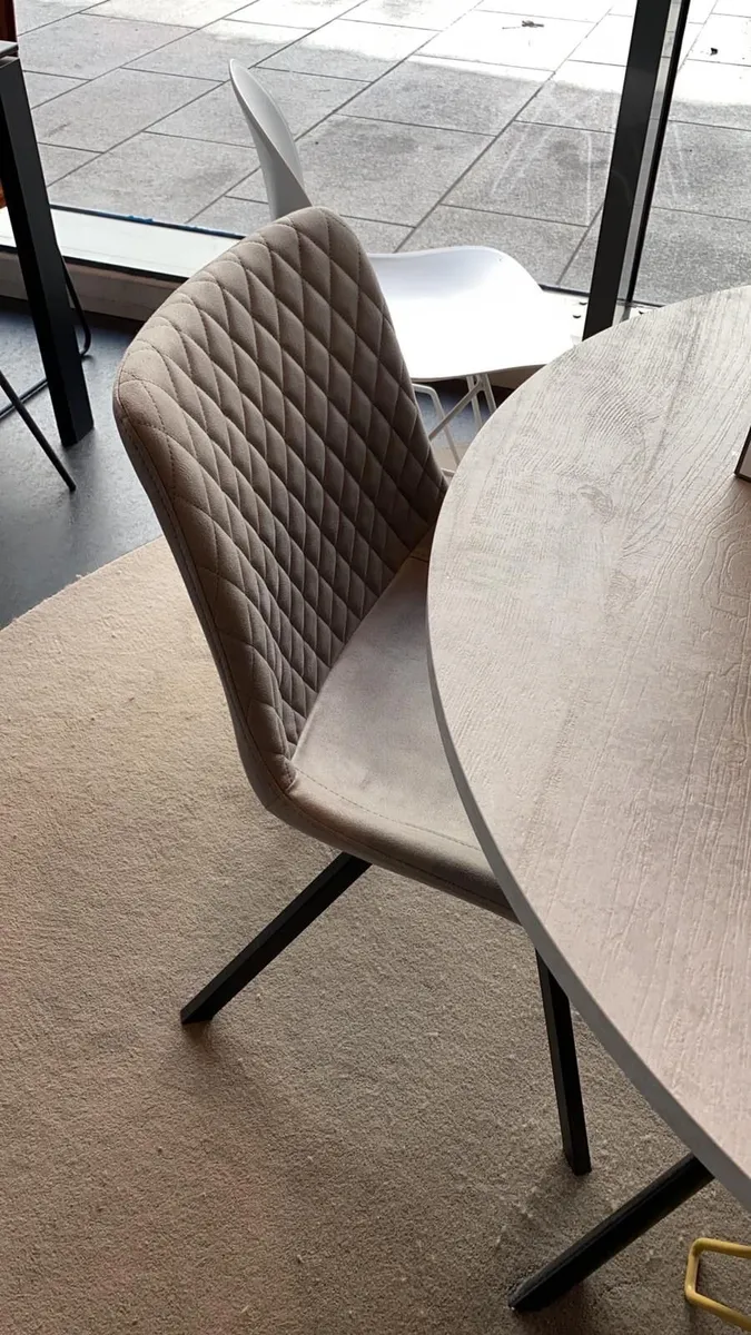 Dining Table & Chairs - Image 3