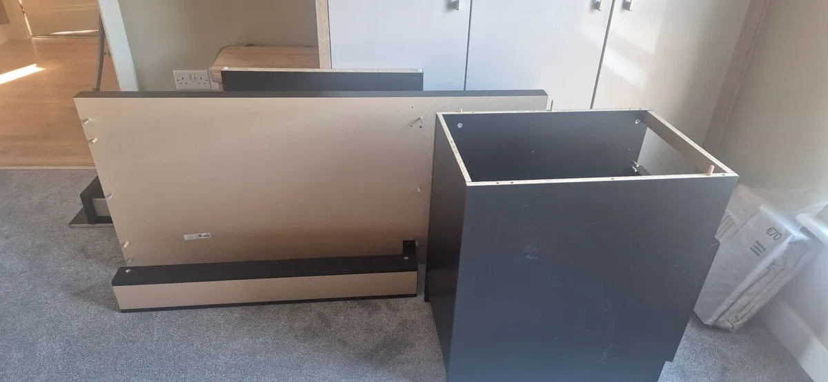Desk - Image 2