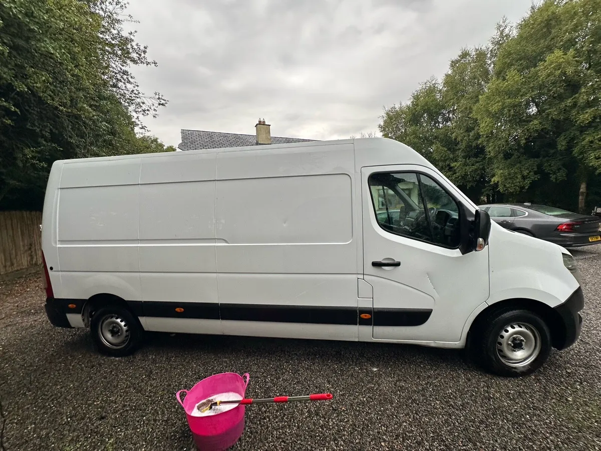 Nissan NV400 Panel Van - Image 2